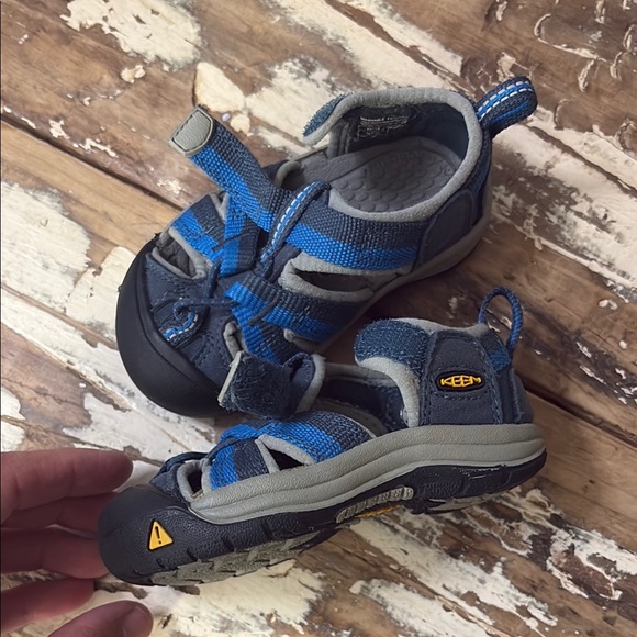 Keen Blue and Gray Outdoor Sandals with Protective Toe - Picture 7 of 10